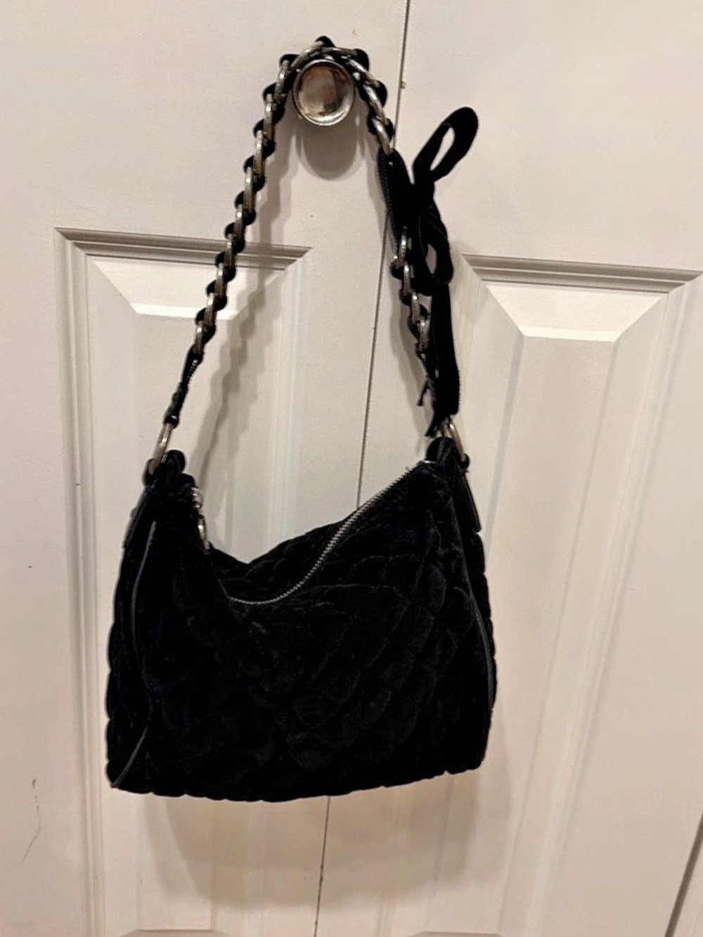 Marc Jacobs Shoulder Bag Quilted Velvet in Black